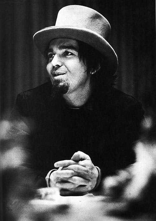 http://www.guerilla.cz/masurky/mp22/Beefheart/beef.jpg